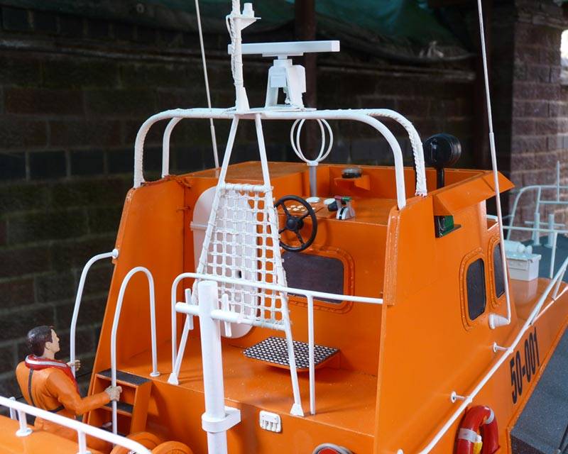 50 ft Thames class lifeboat - Page 3 Superstructure-31_zps3c13ccf8
