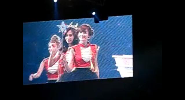 [PICS/GIF][14-09-2011] Yulsic moment in Taiwan - Comeback so hot & sweet! 123