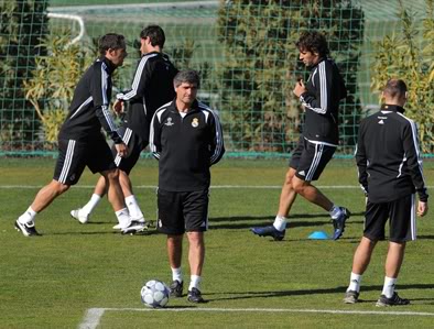 [FM 2010] Rumo à glória - Juan Carlos Delgado - Página 2 LiverpoolRealMadridTrainingPressCon