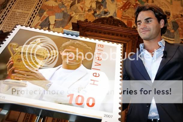 Roger : 2007 Off-Court Photos April10_2007_RoFed-postage-Stamp-4