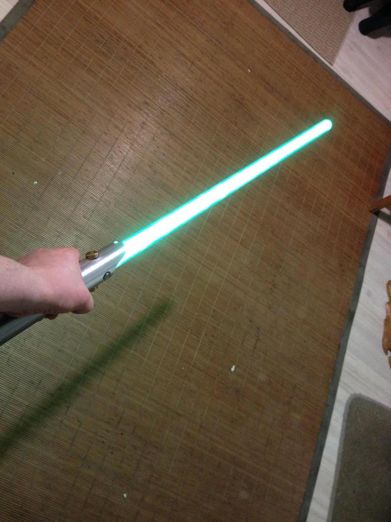 Mon dernier sabre laser (le dernier? Nooon....) Fdfdf_zps7df49da8