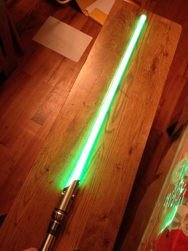 Mon dernier sabre laser (le dernier? Nooon....) Photo_zpsbe9baf32