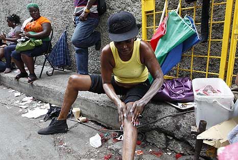 Negros quieren aclarar su piel en barrios pobres de Jamaica Jamaica-skin-bleaching-xlat