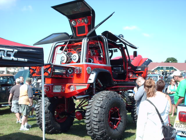 pix from 2009 all breeds jeep show PICT0122