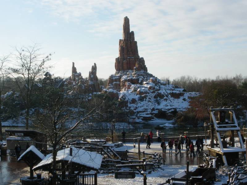 Vos photos de Disneyland Paris sous la neige ! - Page 11 IMGP0761