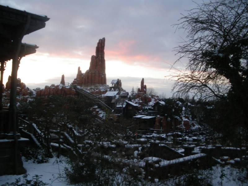 Vos photos de Disneyland Paris sous la neige ! - Page 11 IMGP0827-1