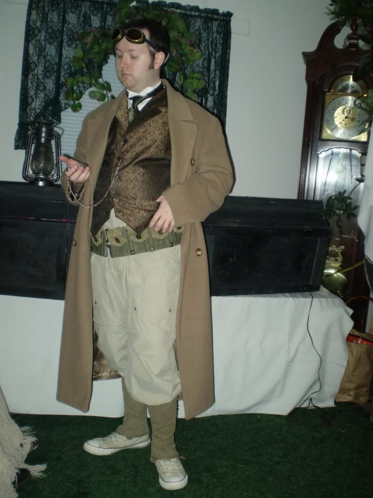 The proper attire of a Clockwork Gentleman PA140051