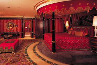 Iona's Chambers- all welcome to visit just no crumbs in the bed !! 1189545033-Royal_Suite_bed_use