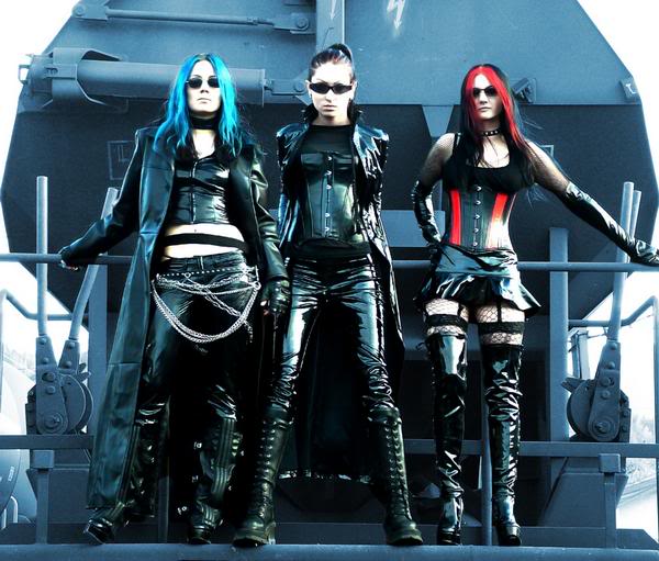 Gótico Cyber e Industrial Azurite-with-goth-girls