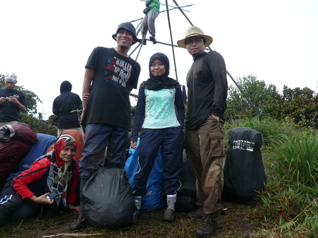 OPS Samun Fred FlintSTONES (Gunung Batu Puteh 4-7 Dis 2009) P1040462