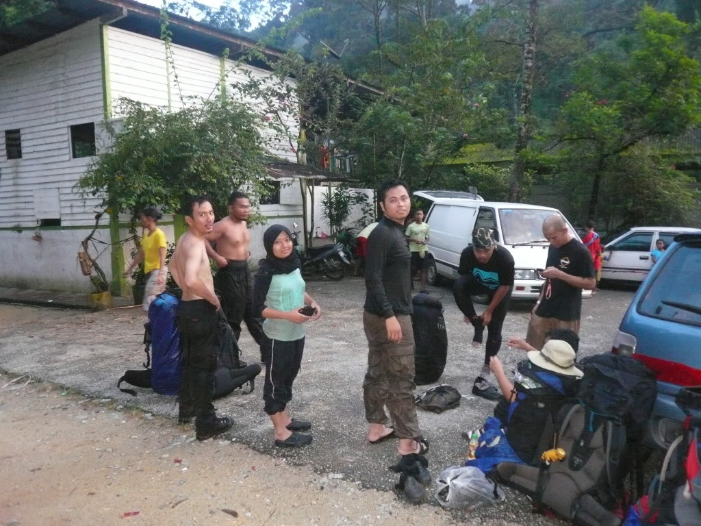 OPS Samun Fred FlintSTONES (Gunung Batu Puteh 4-7 Dis 2009) P1040465