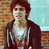 Robert Sheehan 34