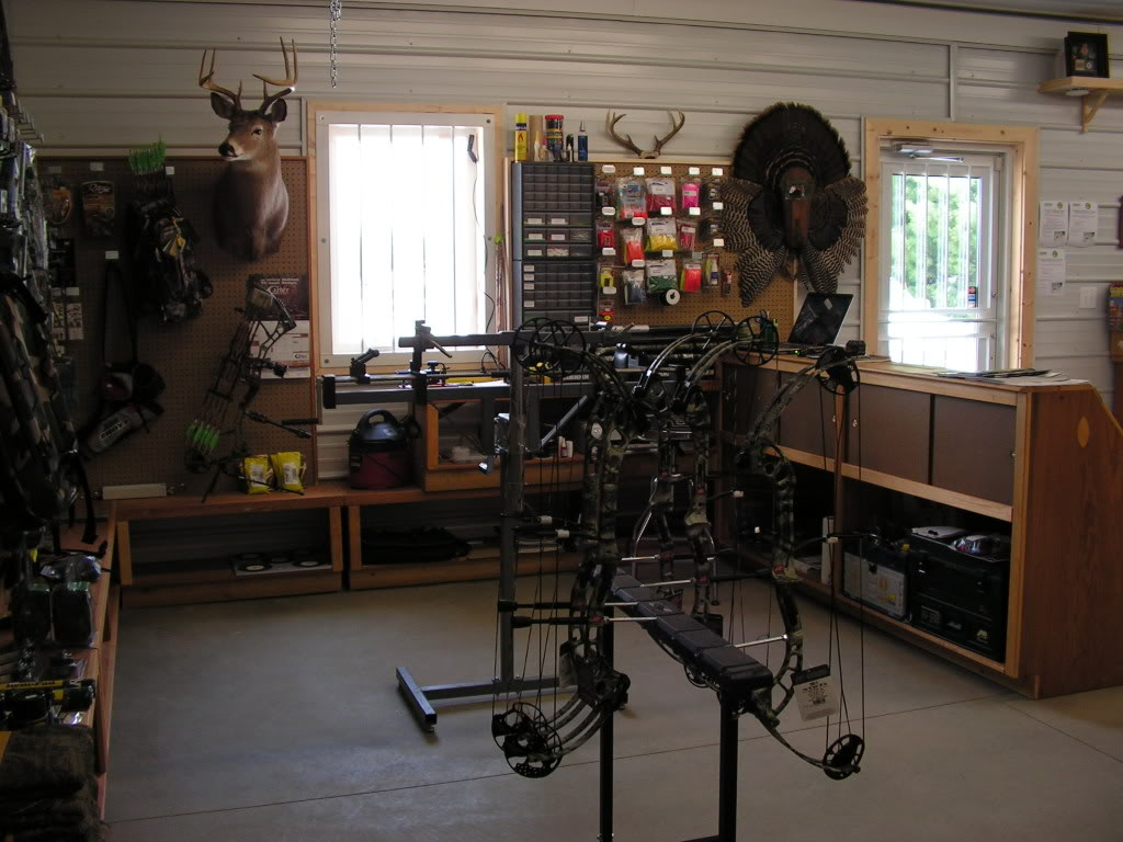 Pics of new archery/Gun shop in Wabash " Just Hunt" Justhunt2002