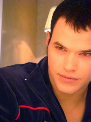 Emmett Cullen* 15zmkhj