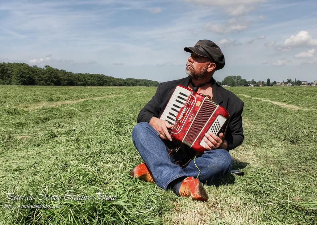 Accordeon IMG_6429_30_31_tonemapped_zpse5b1282d