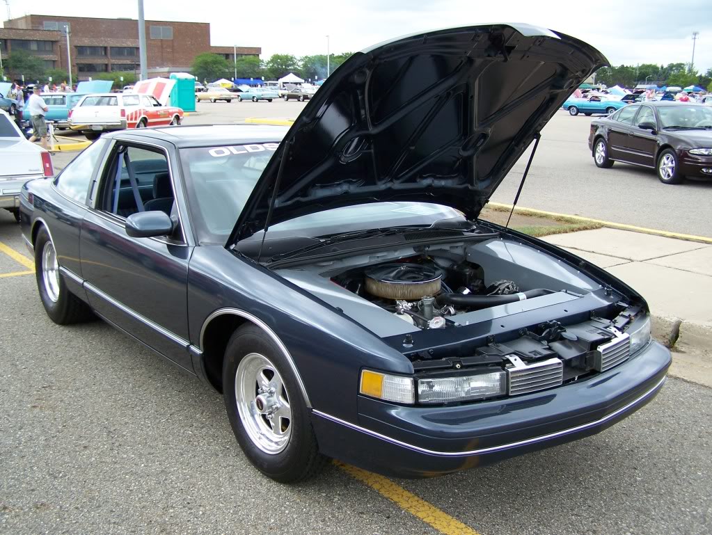 2010 Oldsmobile Homecoming car show - 56k, don't even bother. 100_4677