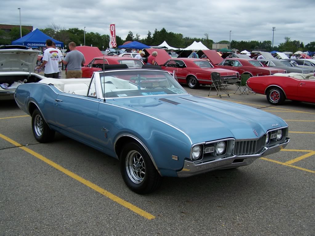 2010 Oldsmobile Homecoming car show - 56k, don't even bother. 100_4690