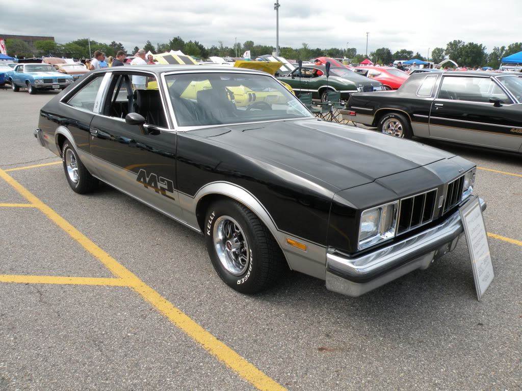 2010 Oldsmobile Homecoming car show - 56k, don't even bother. DSCN3696