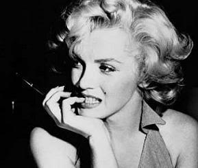 لغز مقتل فنانة الإغراء مارلين مونرو Marilyn-monroe