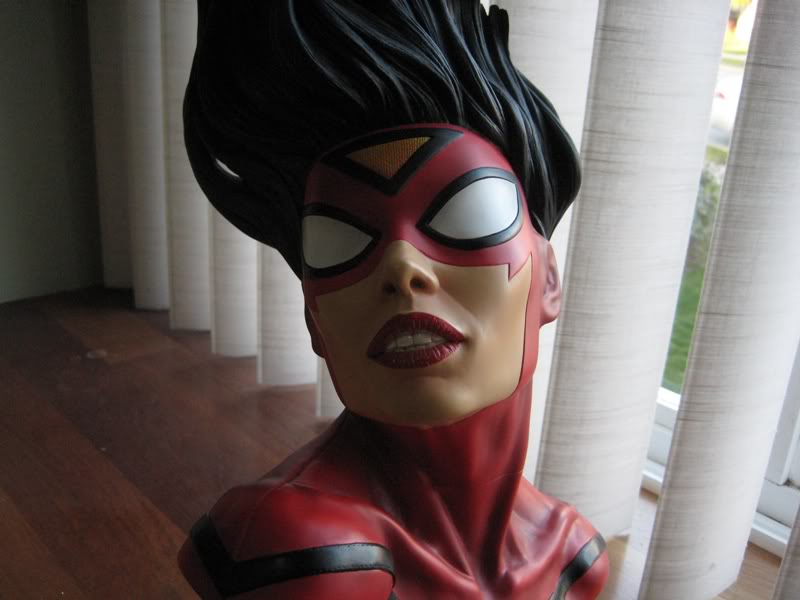 SPIDERWOMAN Legendary scale bust IMG_1089