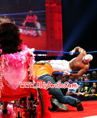 صور و نتائج عرض Smack Down بتاريخ 15/2/2008 35