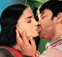 Veena Malik goes extra Bold in Silk Sakkath Maga Movie Veena-Malik-goes-extra-Bold-small_zps868681b9