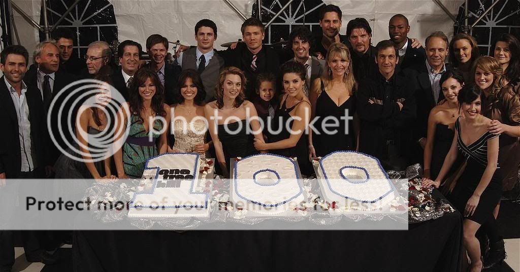 a 100 full cast picture Groupshot100