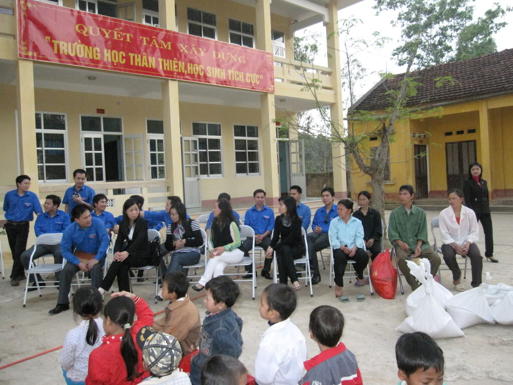 Một số hình ảnh hoạt động năm 2010 của Đoàn khối CCQ tỉnh LS IMG_1224