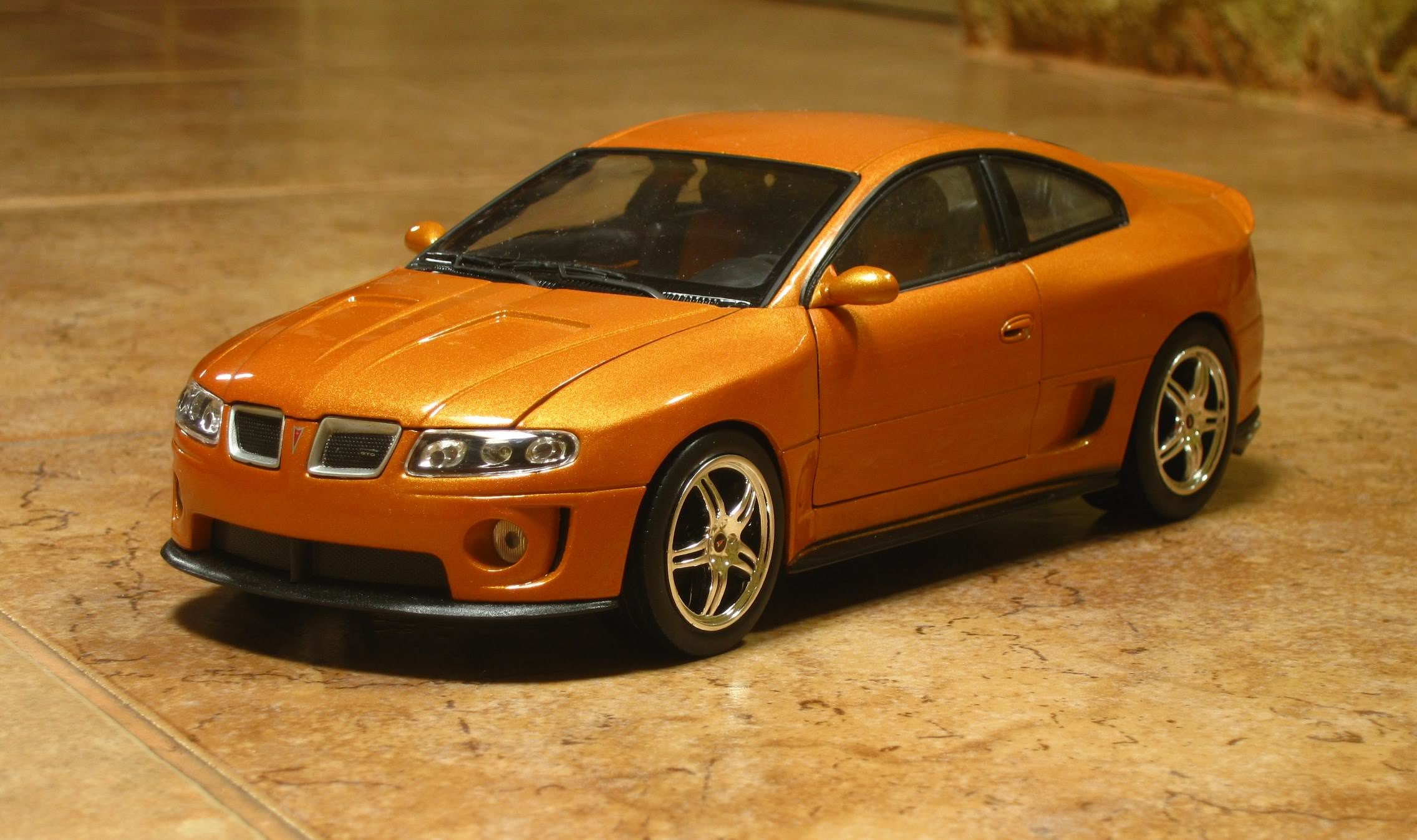 Americanos olvidados en 1/24. Welly124PontiacGTO2005