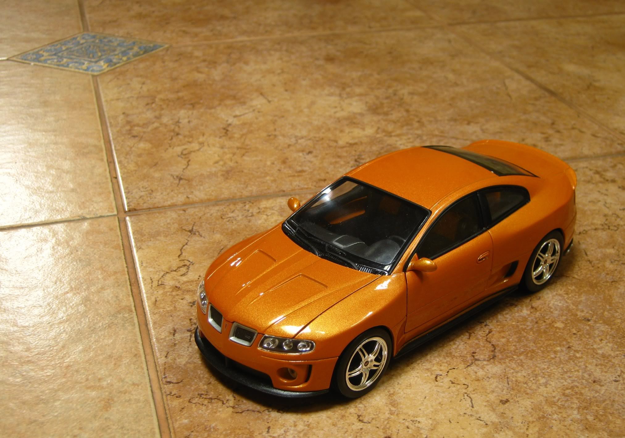 Americanos olvidados en 1/24. Welly124PontiacGTO20052