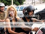 Shakira u Barceloni  Th_normal_1282163329613