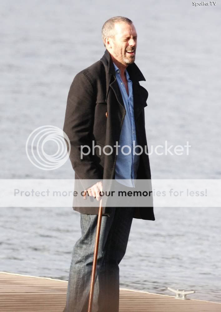 Hugh laurie fotos del set 0cd8ee2fce73266347b620834a099cc6