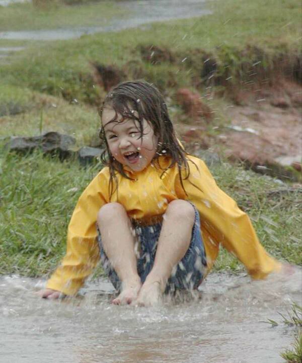 لغات لا تعرف الكـــــــــــــــــــــــــذب !!!!!!!!!!!!! Terry-whitaker-girl-rain-splashing