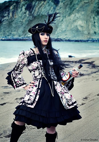 Pirate y Sailor Lolita 1233939310430_f