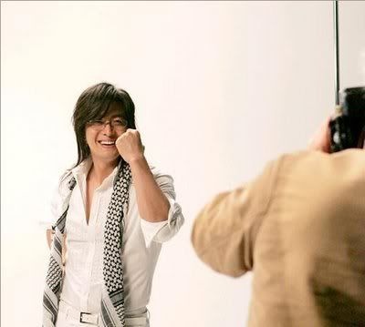 BAE YONG JOON TURKEY FAMİLY FANS - Sayfa 21 BYJkeffiyeh2