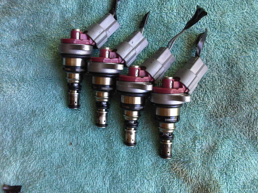 FS TiTek 550cc side-feed injectors IMG00499-20100701-1103