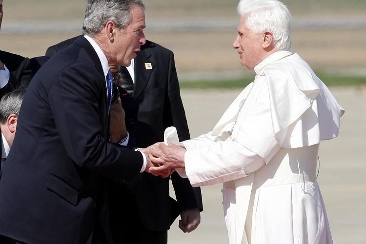 Papstbesuch in Deutschland Bush_greets_Pope