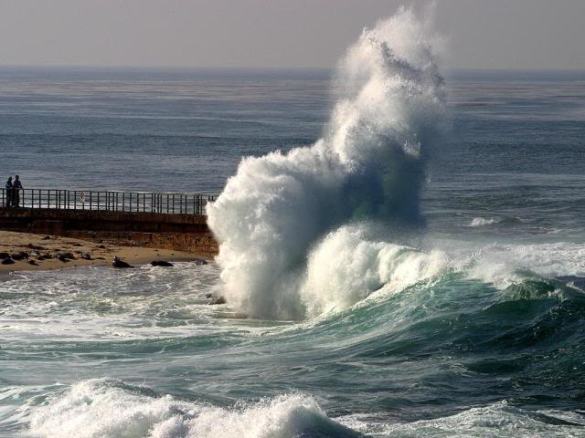 Huge wave at La Jolla (Casa Beach) Lajolla_casabeach