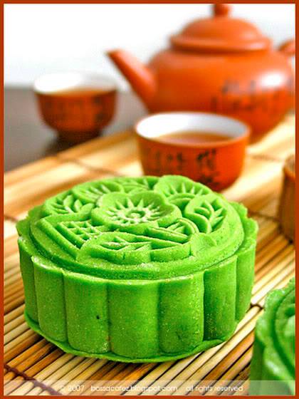 Banh' trung thu day ....a/e Gorgeous-mooncake-4