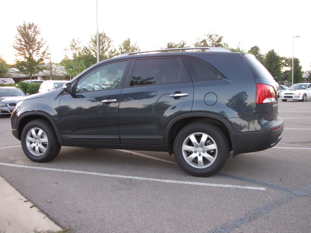 2011 Kia Sorento 2000 miles - 21,500 obo Kia3