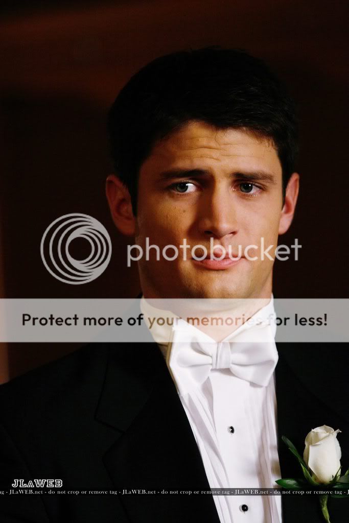 The offical James Lafferty photo thread - Page 2 Jlaweb_512_10