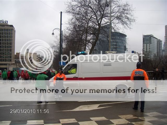 Manifestations à Bruxelles + photos - Page 2 HPIM6619