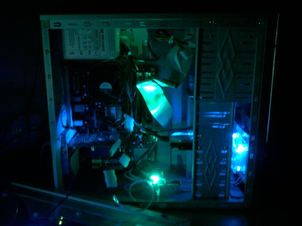 *EVERYONE* Post a picture of your pc's & spec!!! P220409_2109