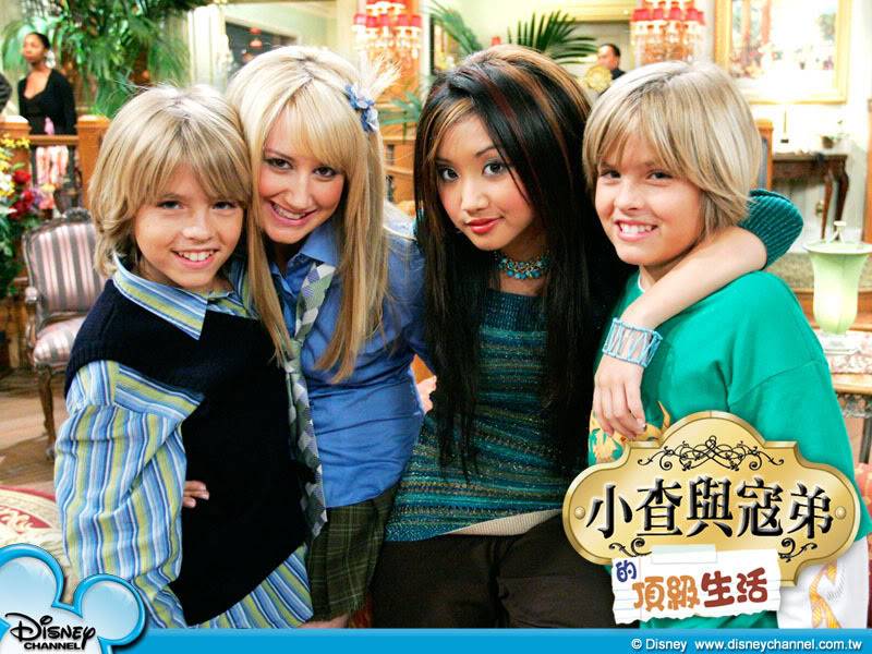 Tori đóng góp vài pic của film Zack and Cody nà !!!! Wallpaper01