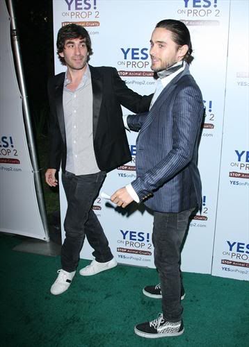 Jared "Yes on Prop 2" benefit party (28.9.08) resimleri Yes13