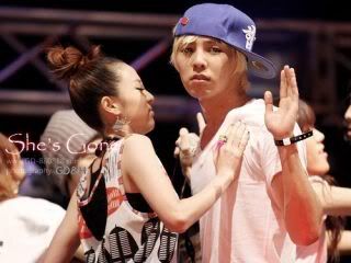 G-Dragon và Dara công khai "mi" môi trên sân khấu? >_< 091002musikDaragonanh01