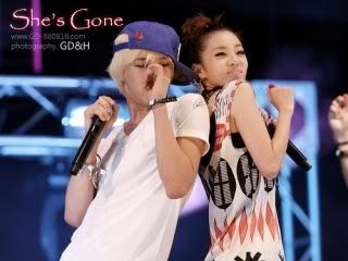 G-Dragon và Dara công khai "mi" môi trên sân khấu? >_< 091002musikDaragonanh03