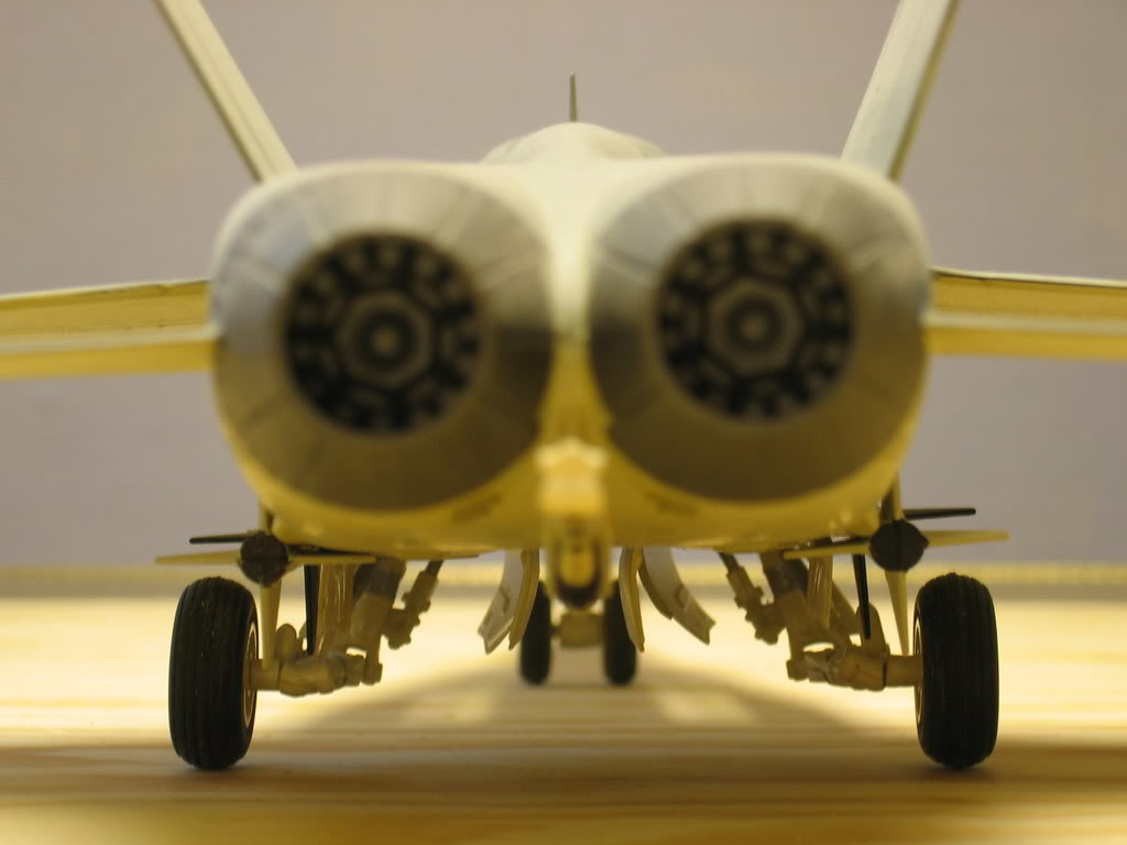 F-18A Hornet - Revell 1/32 IMG_0275