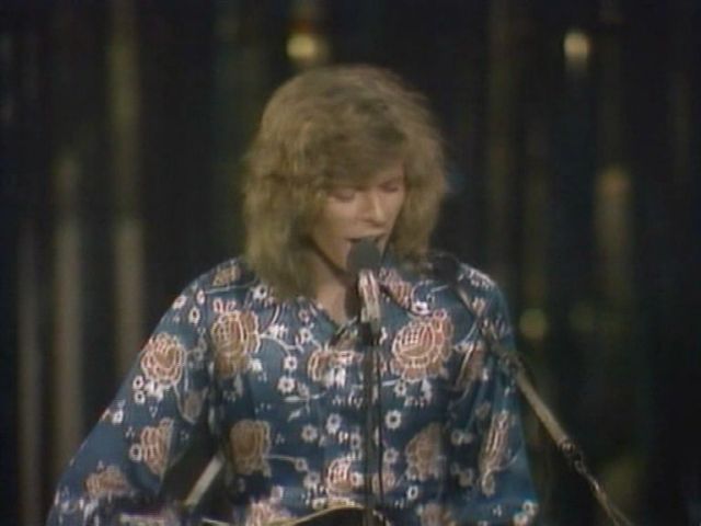 David Bowie - Space Oddity (Live @ Ivor Novello Awards, May 10, 1970) 5cc2029ec3444e145edef72540d46703