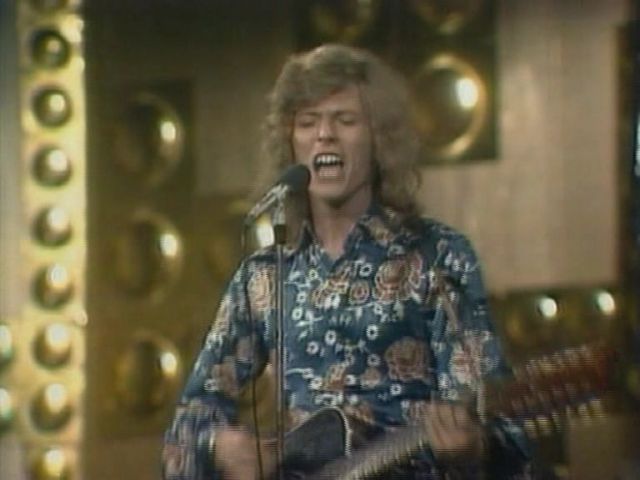 David Bowie - Space Oddity (Live @ Ivor Novello Awards, May 10, 1970) 08a7b9da81f41e7629aa86d022637fc7